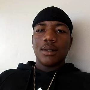 Meet your Posher, Avery